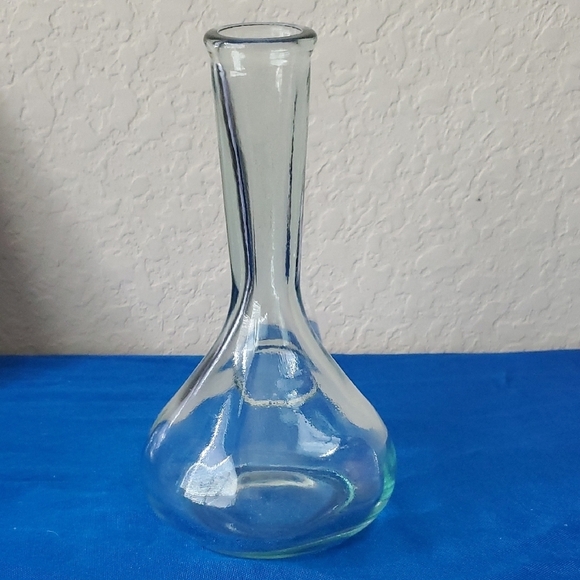 Clear Glass Decanter - Picture 2 of 9